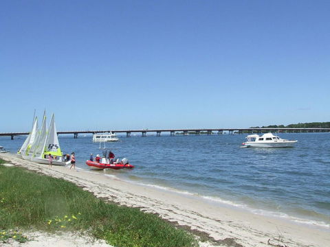 Spacious Family Unit With Incredible Views. - Tourism Caloundra 9
