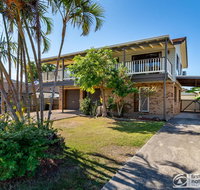 Family Holiday Haven on Boronia 100m to Beach - Tourism Caloundra