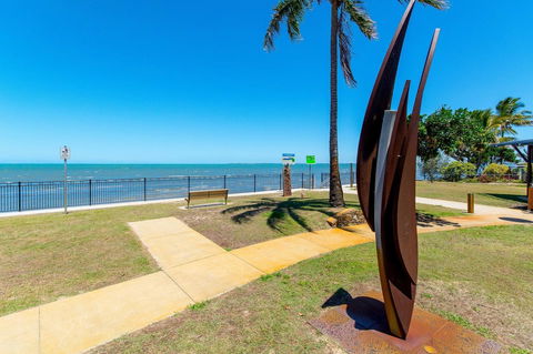 Ground Floor Air Conditioned, Fabulous Waterviews Overlooking Pumicestone Passage - Tourism Caloundra 4