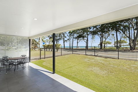Ground Floor Air Conditioned, Fabulous Waterviews Overlooking Pumicestone Passage - Tourism Caloundra 3