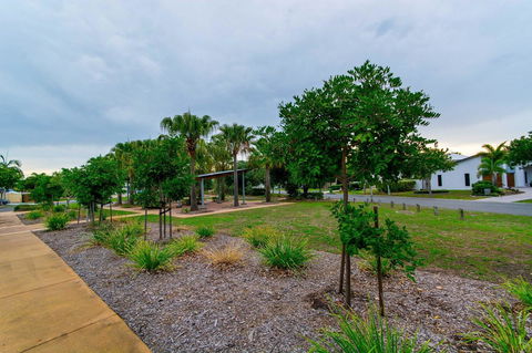 Ground Floor Air Conditioned, Fabulous Waterviews Overlooking Pumicestone Passage - Tourism Caloundra 11