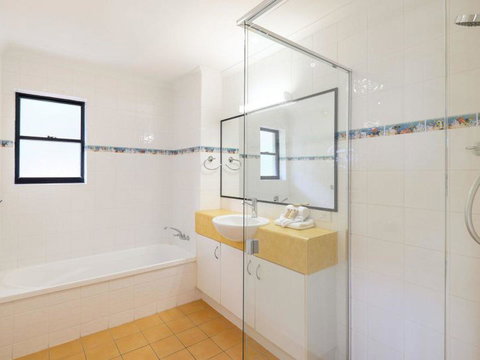 Mooloomba Five - Tourism Caloundra 12