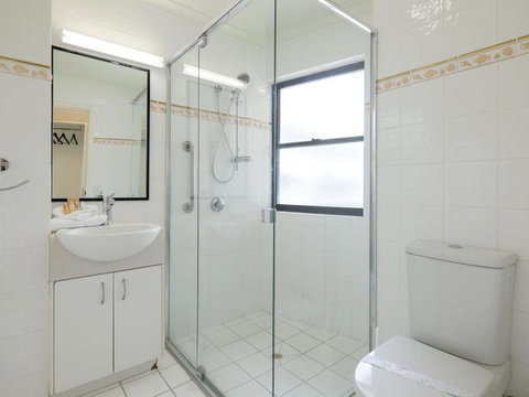 Mooloomba Five - Tourism Caloundra 5