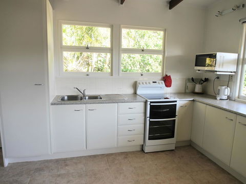 BAMBARA - Tourism Caloundra 5
