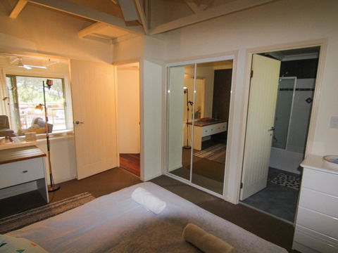 17 Pt Lookout Beach Resort - Tourism Caloundra 1
