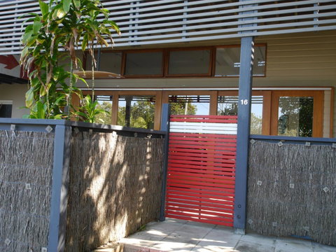A AAA C-SHACK - Tourism Caloundra 1