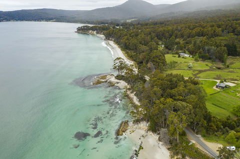 Adventure Bay Holiday Home - Tourism Caloundra 10