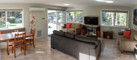 Adventure Bay Holiday Home - Tourism Caloundra 4