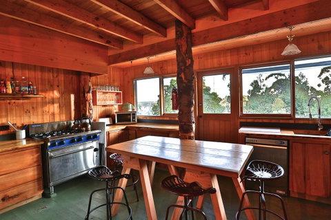 Bruny Island Lodge - Tourism Caloundra 1