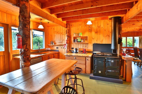 Bruny Island Lodge - Tourism Caloundra 3