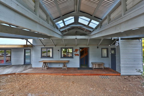 Bruny Island Lodge - Tourism Caloundra 2