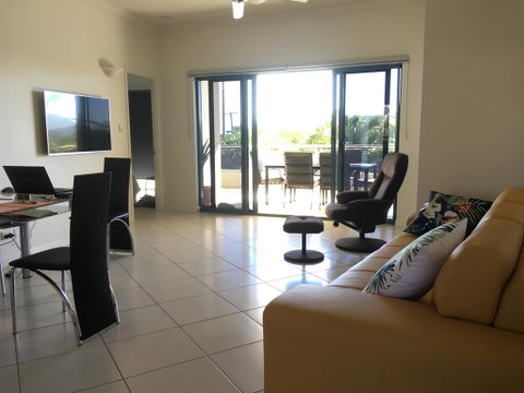 #1 On The Strand - Tourism Caloundra 3