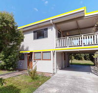 'Beach Break 1' 1/10 Lionel Street - upstairs unit with Aircon - Tourism Caloundra