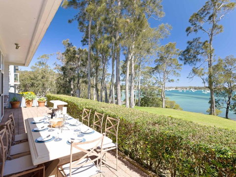 'Corlette Waterfront', 2/44 Danalene Parade - Waterfront Luxury, WIFI, Aircon, Boat Parking - Tourism Caloundra 1