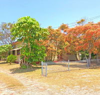 'Daves Place' 27 Rigney St - Holiday house with WIFI Aircon  Boat Parking - Tourism Caloundra