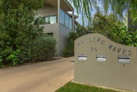 'Rolling Waves 2' on Ocean Drive