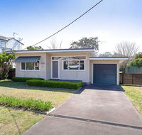 'Shoalz' 28 Rigney Street - Renovated Pet Friendly Cottage  Boat Parking - Tourism Caloundra