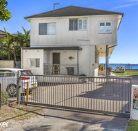 'Yacaaba' Beautiful Waterfront Location - Tourism Caloundra