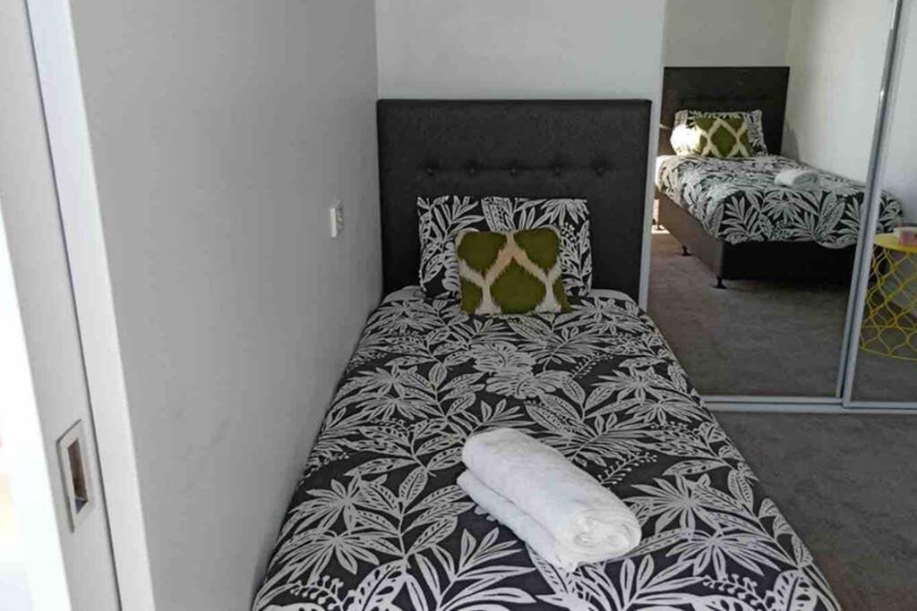 Elsternwick VIC Tourism Caloundra