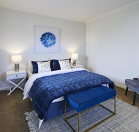 1 Bdrm Top Floor Apt With Sunroom - Tourism Caloundra