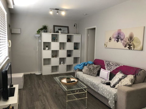 1 Bedroom Unit In Heart Of Elsternwick - Tourism Caloundra 1