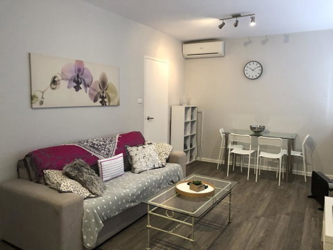 1 Bedroom Unit In Heart Of Elsternwick - Tourism Caloundra 2