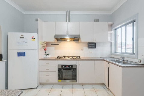 1 Double Quaint Private Room Near Public Bus Transport - SHAREHOUSE - Tourism Caloundra 2