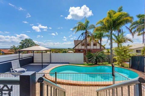 1-33 Tingira Close - Rainbow Beach, Gorgeous Ocean Views, Swimming Pool, Air Conditioning - Tourism Caloundra 3