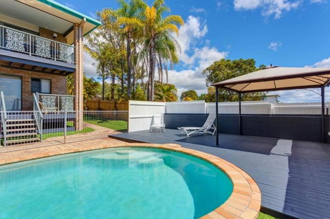 1-33 Tingira Close - Rainbow Beach, Gorgeous Ocean Views, Swimming Pool, Air Conditioning - Tourism Caloundra 2