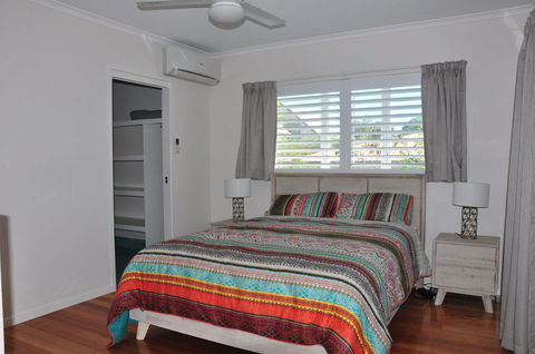 10 Double Island Drive - Modern Family Home, Centrally Located, Swimming Pool & Outdoor Area - Tourism Caloundra 1