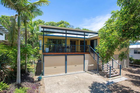 10 Naiad Court -Beach Retreat In The Bush - Tourism Caloundra 1