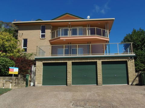 100 Cooloola Drive - Tourism Caloundra 2