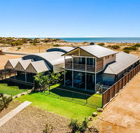 108 Madaffari Drive - Caretta - Luxurious Marina Home With A Spa and Free WiFi - Tourism Caloundra