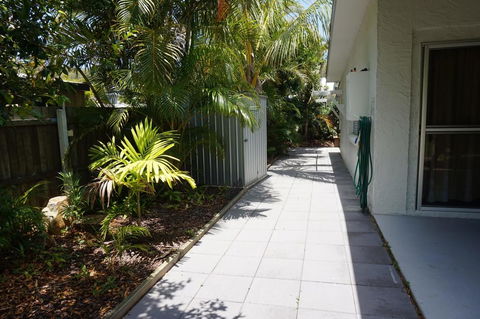 11 Bomburra Court - Rainbow Beach, Comfortable Beach House, Plenty Of Boat Parking - Tourism Caloundra 3