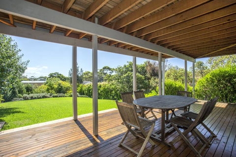 11 Riley St - Stylishly Modern - Tourism Caloundra 3