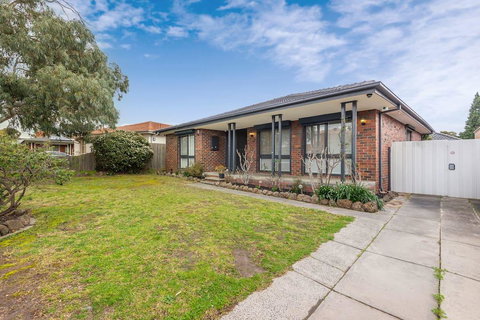 111, Relaxing Family Getaway In Burwood - Tourism Caloundra 0