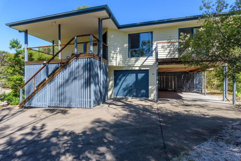 12 Ibis Court - Highset Beach House With Natural Bushland Gardens And Covered Decks - Tourism Caloundra 1