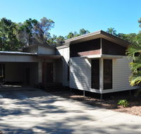 12 Satinwood Drive - Family home with swimming pool located in natural bushland and close to beach - Tourism Caloundra