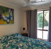 13 Coora Court - Sleeps 6 pool air con pets - Tourism Caloundra