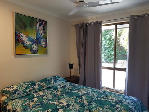13 Coora Court - Sleeps 6, Pool, Air Con, Pets - Tourism Caloundra 0