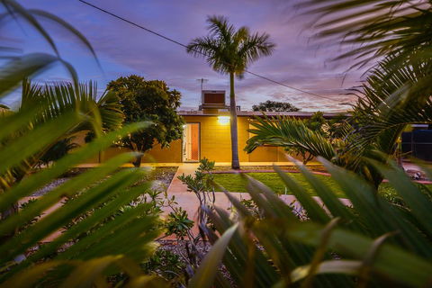 13 Grenadier Street - Shady Haven With A Large Outdoor Entertaining Area - Tourism Caloundra 1
