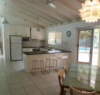15 Larapinta Court - Family home with swimming pool in a quiet street and central location close to CBD - Tourism Caloundra