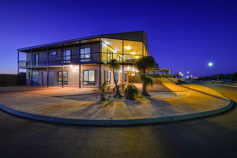 16 Crevalle Way - Fantastic House With Gulf Views - Tourism Caloundra 1