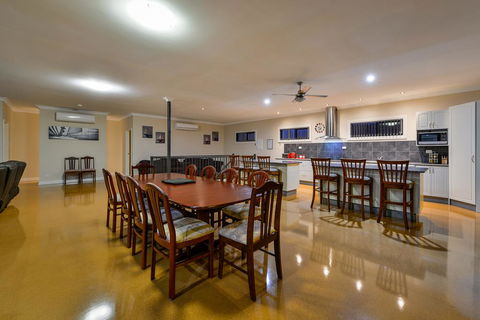 16 Crevalle Way - Fantastic House With Gulf Views - Tourism Caloundra 2
