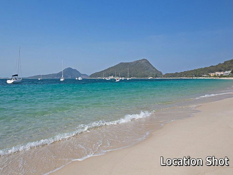 18 'Shoal Bay Beach Apartments' - Fantastic Air Conditioned Unit With A Pool & Lift - Tourism Caloundra 0