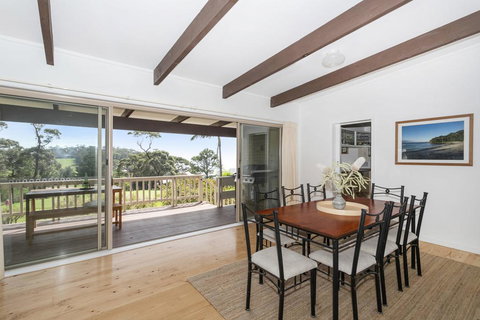 19 Buchan Street - Mollymooks Tee To Sea - Tourism Caloundra 1