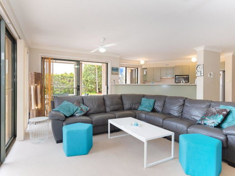 2 'Peninsula Waters' - Three Bedroom Unit With Spacious Private Courtyard & WIFI - Tourism Caloundra 1