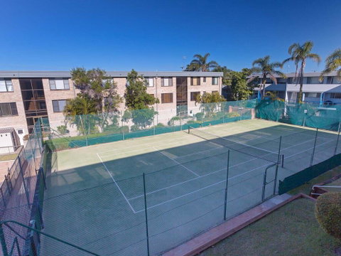 2 'The Dunes', 38 Marine Drive - Pool, Tennis Court And So Close To The Beach - Tourism Caloundra 3