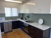 2 Bed Bar Beach Apartment - stroll to beach  cafes supermarket apartment 6