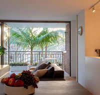 2 Bedroom Apt in Potts Point with Parking - Tourism Caloundra